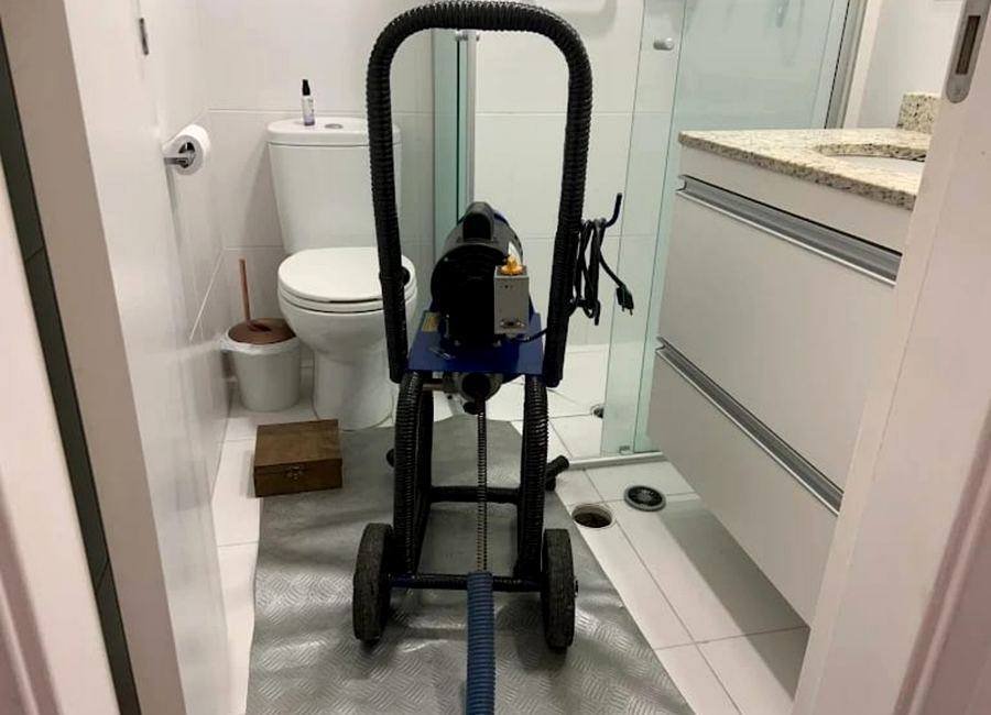 Desentupimento de vaso sanitário com equipamento profissional Doutor Esgoto